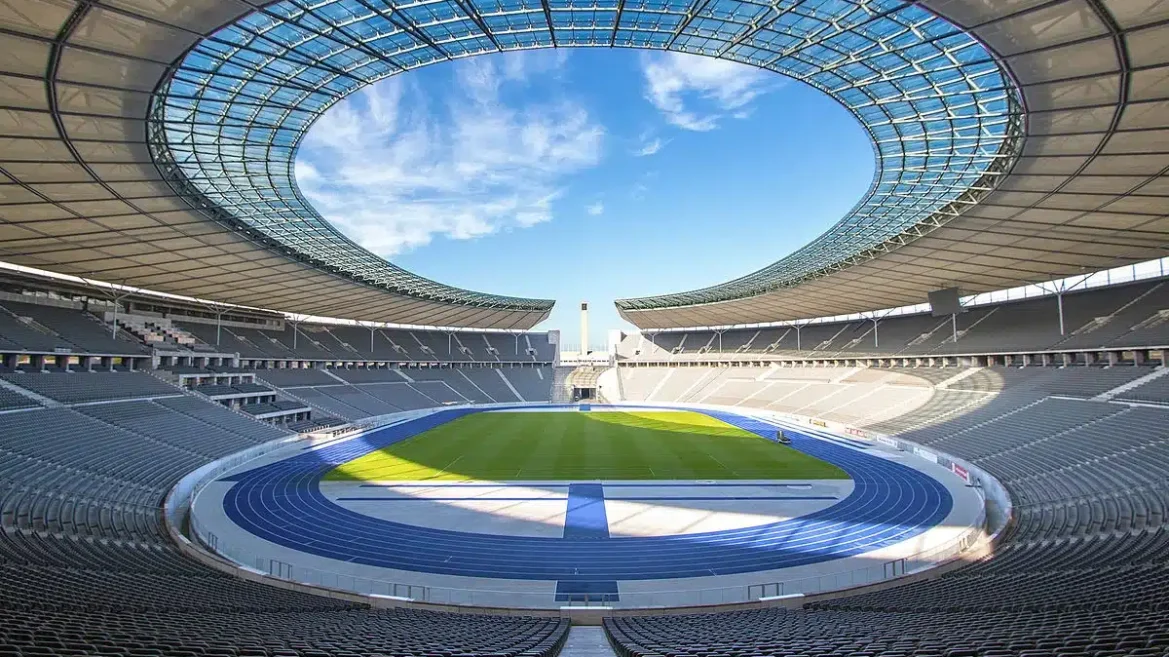 Olympiastadion_Berlin_Sep-2015